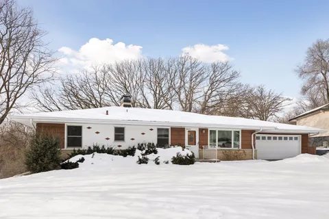 $575,000 | 2400 Cedarwood Ridge, Minnetonka, MN 55305