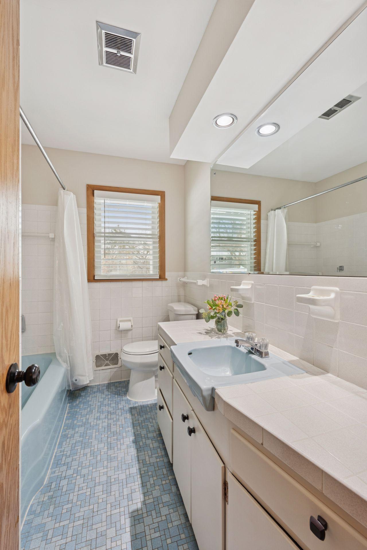 2400 Cedarwood Ridge Minnetonka, MN 55305 - Photo 20 of 36