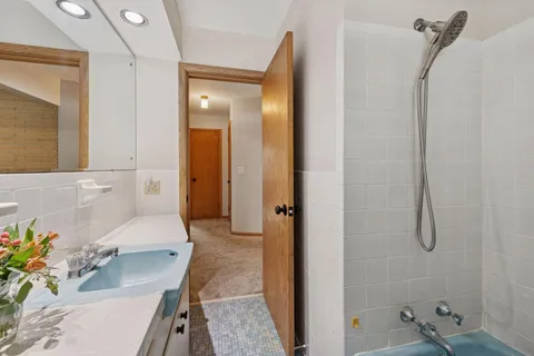 $575,000 | 2400 Cedarwood Ridge, Minnetonka, MN 55305