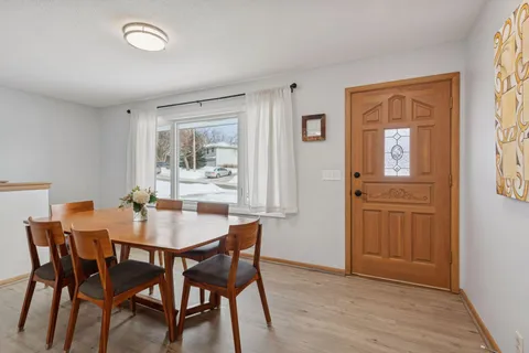 $575,000 | 2400 Cedarwood Ridge, Minnetonka, MN 55305