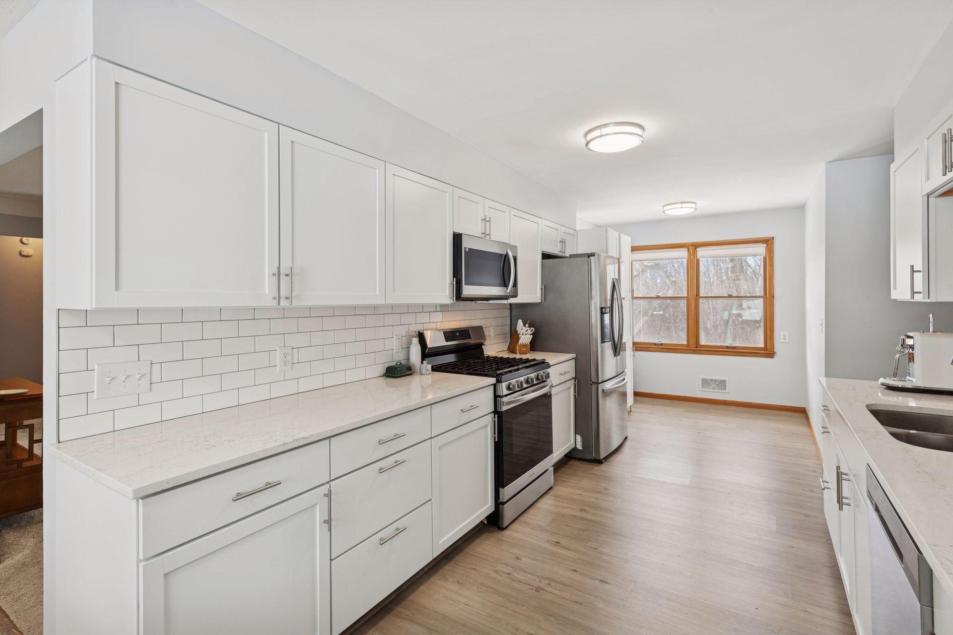 2400 Cedarwood Ridge Minnetonka, MN 55305 - Photo 9 of 36