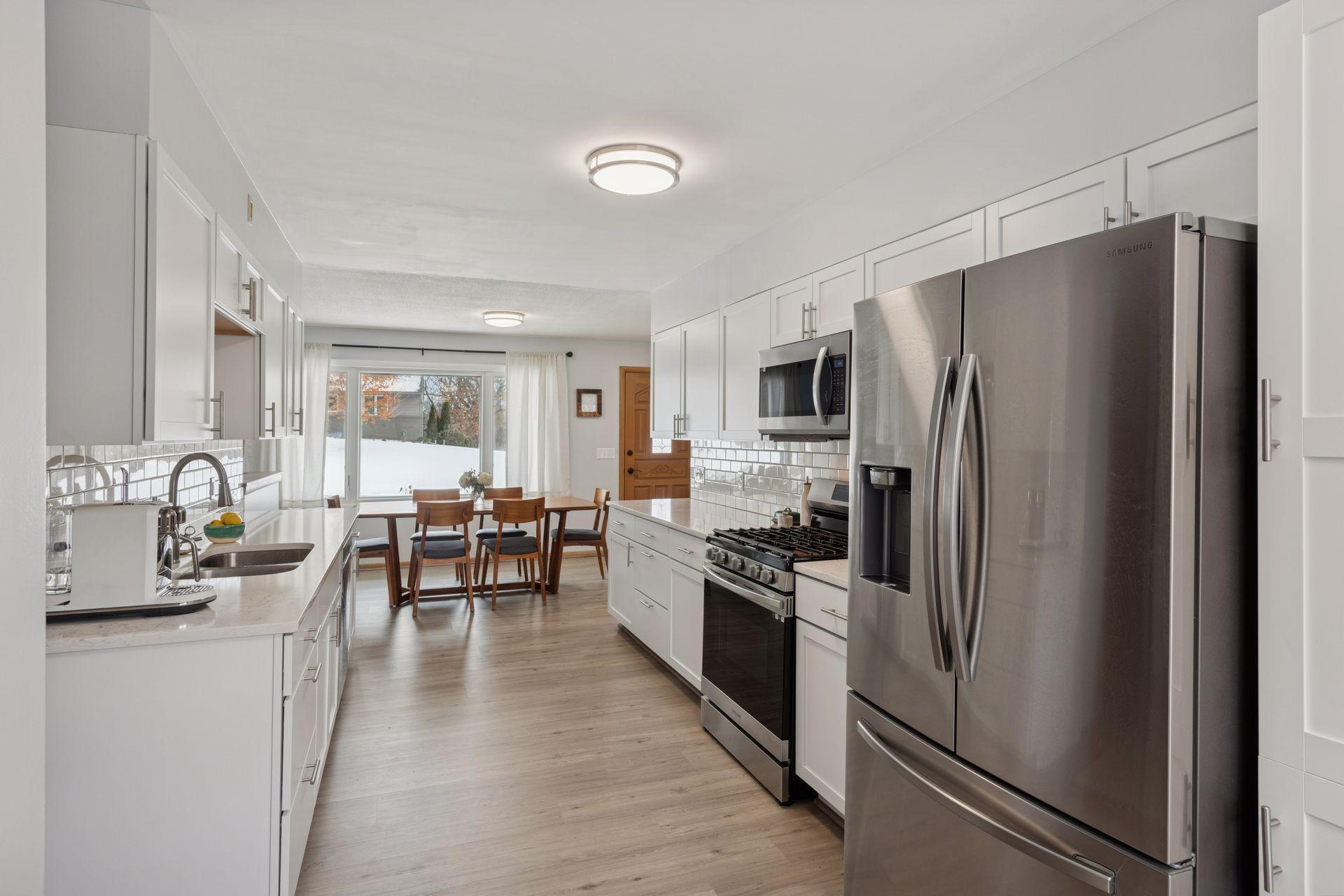 2400 Cedarwood Ridge Minnetonka, MN 55305 - Photo 10 of 36