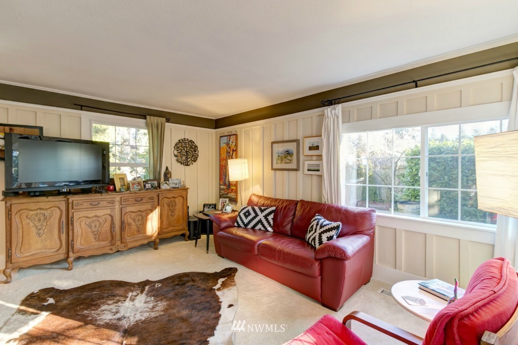 9207 244th Street Southwest Edmonds, WA 98020 - Photo 8 of 14 Gallery Image 8