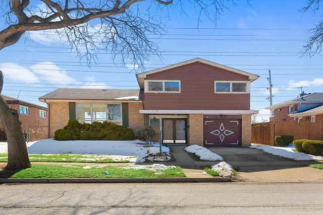 $450,000 | 7745 Beckwith Road, Morton Grove, IL 60053