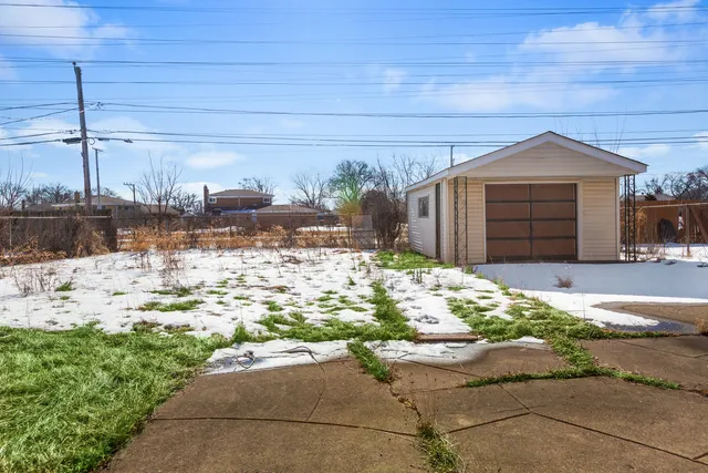 $450,000 | 7745 Beckwith Road, Morton Grove, IL 60053