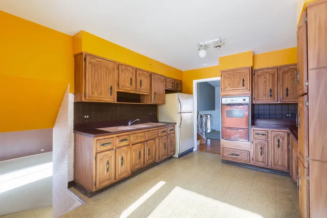 $450,000 | 7745 Beckwith Road, Morton Grove, IL 60053