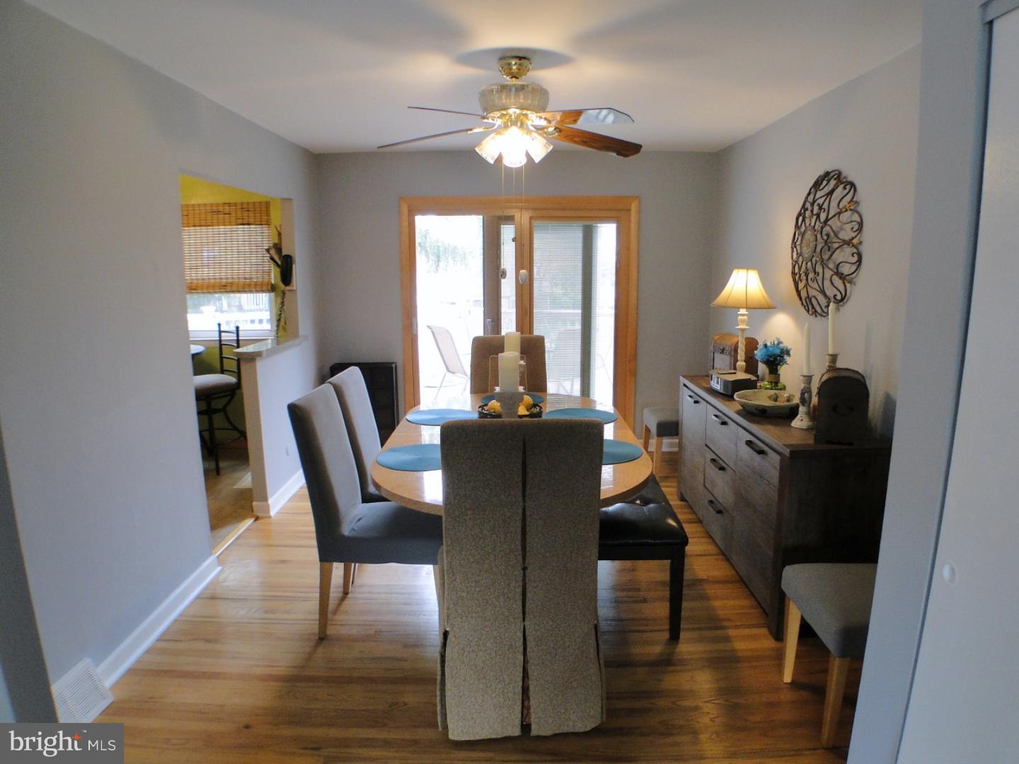 12615 Dunks Ferry Road Philadelphia, PA 19154 - Photo 8 of 24 Dining Room