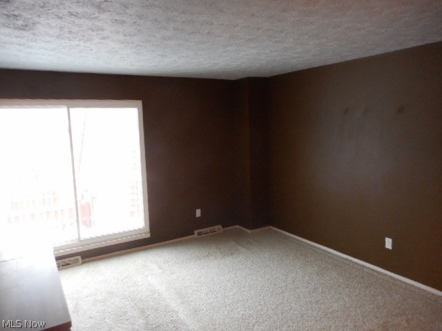 6474 State Road, Unit 6 Parma, OH 44134 - Photo 11 of 18 Another view of the Master Bedroom.