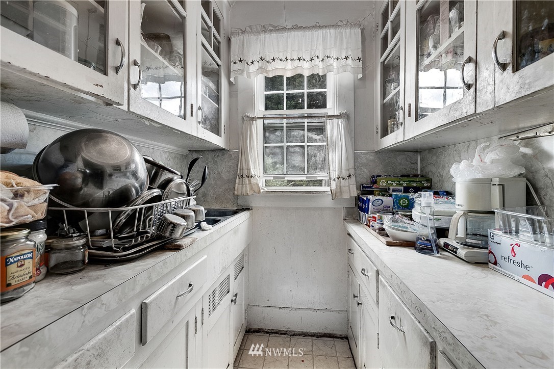 515 North 80th Street Seattle, WA 98103 - Photo 4 of 12 Gallery Image 4