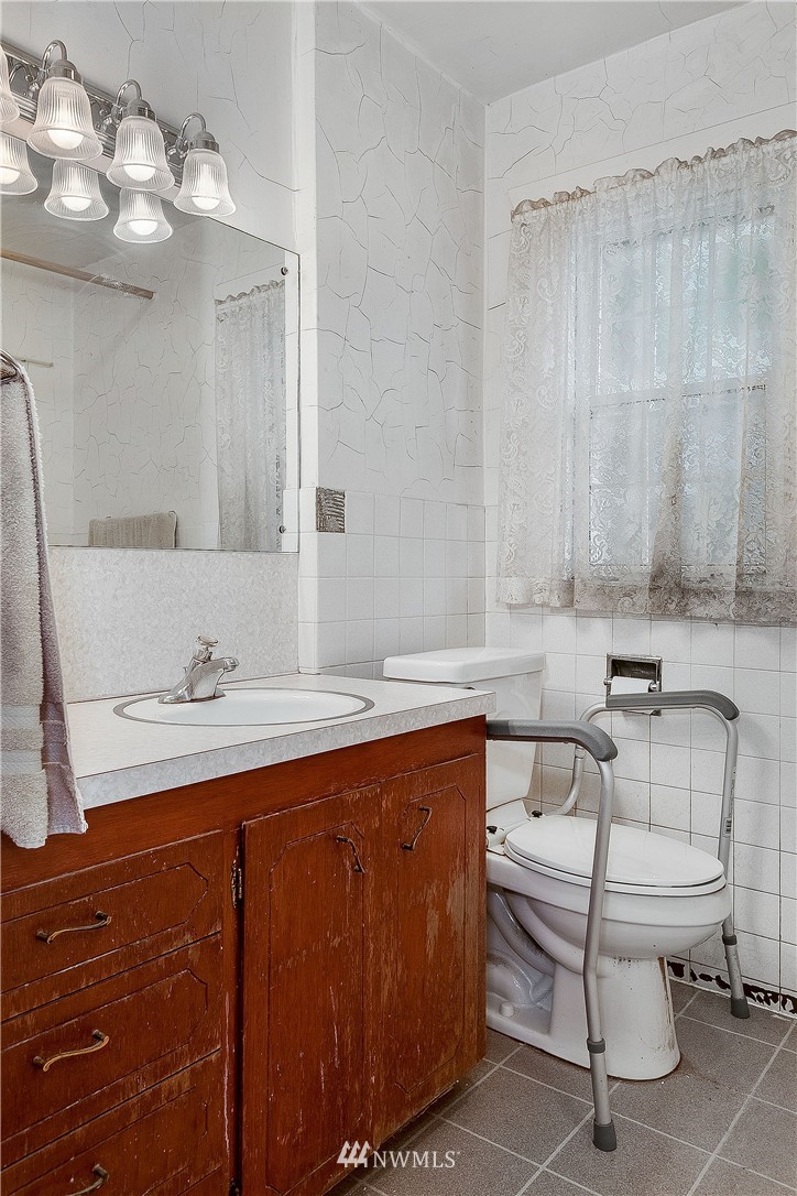 515 North 80th Street Seattle, WA 98103 - Photo 7 of 12 Gallery Image 7