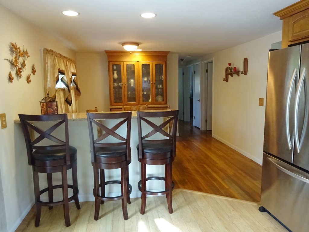 17 Phoenix Road Auburn, MA 01501 - Photo 4 of 11 Gallery Image 4