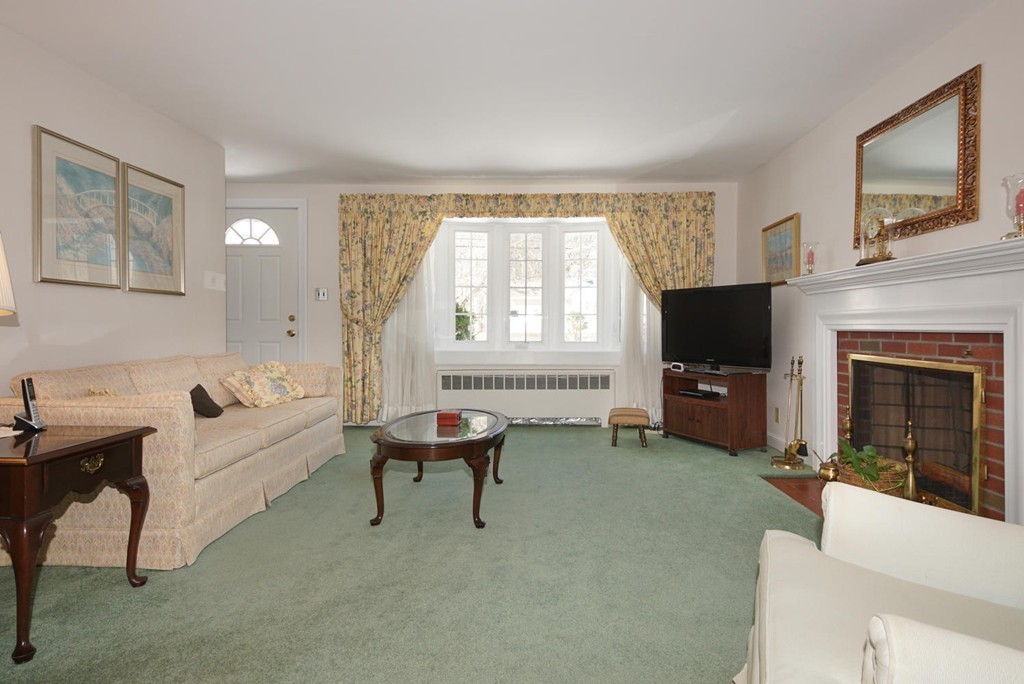 21 College Road Burlington, MA 01803 - Photo 6 of 28 Gallery Image 6
