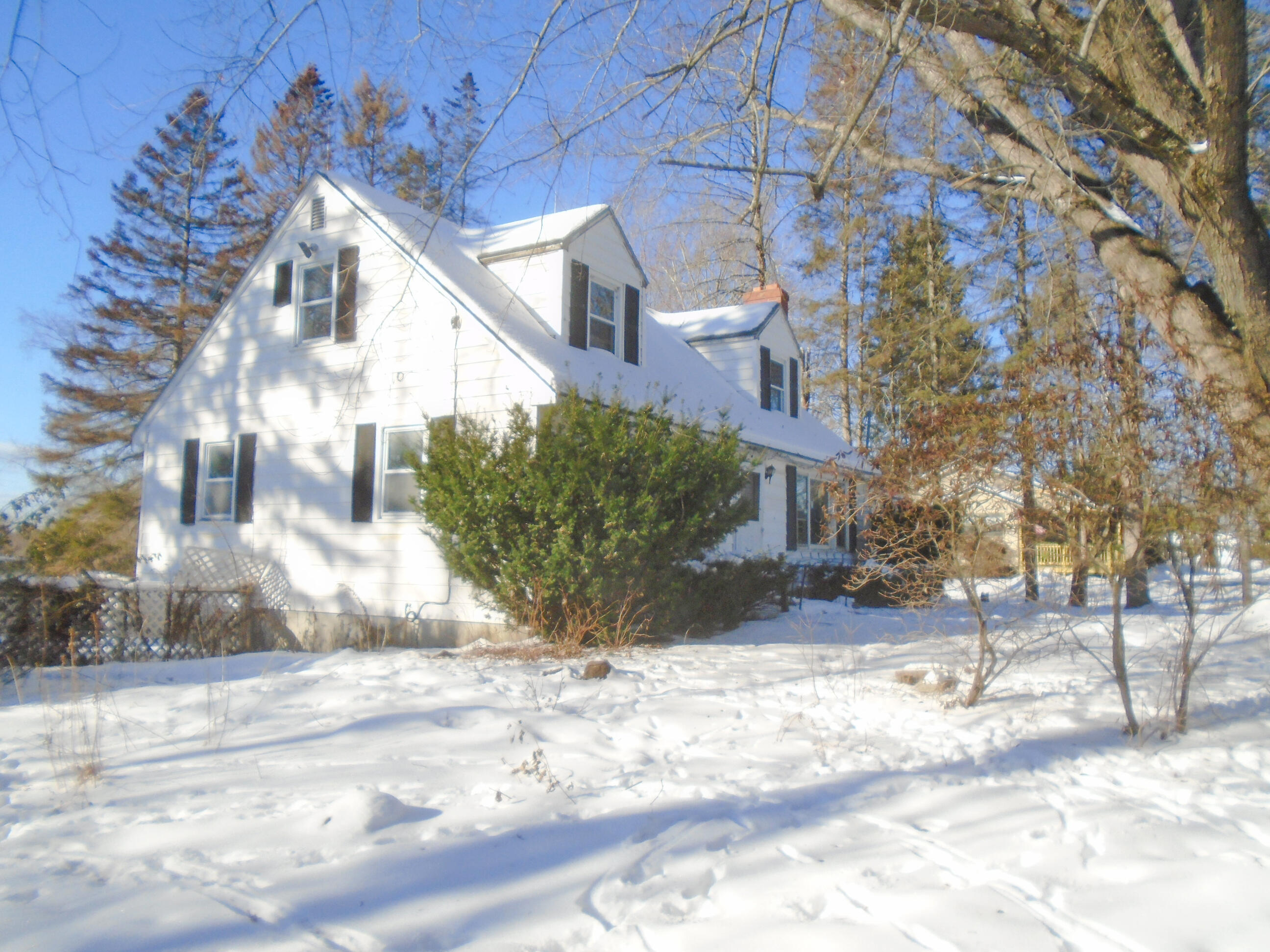 394 Lakewood Road Madison, ME 04950 - Photo 2 of 15 exterior left front