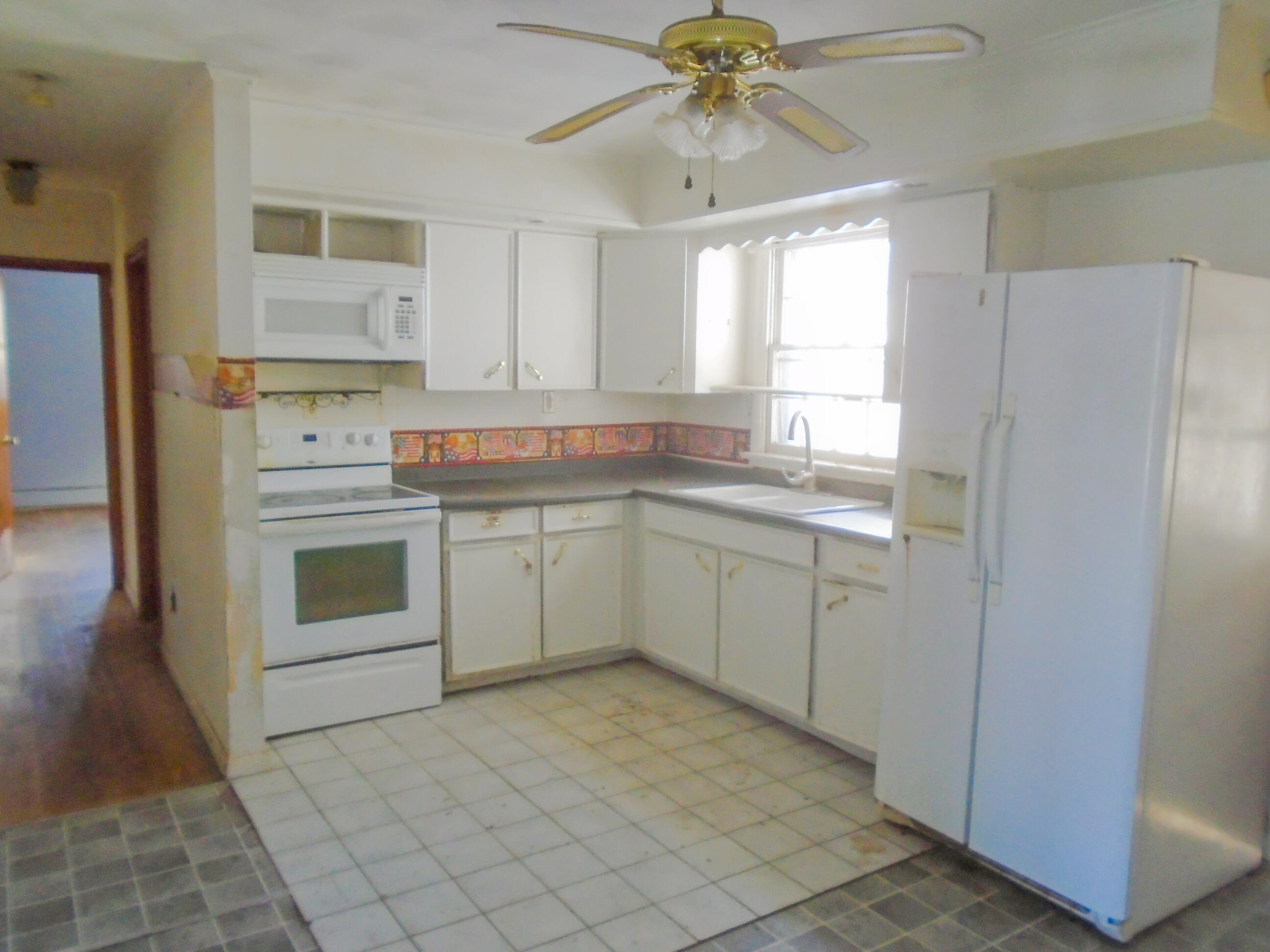 394 Lakewood Road Madison, ME 04950 - Photo 7 of 15 kitchen