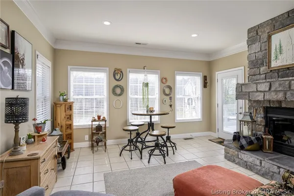 $675,000 | 2011 Southern Hills Drive, Borden, IN 47106