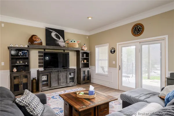 $675,000 | 2011 Southern Hills Drive, Borden, IN 47106