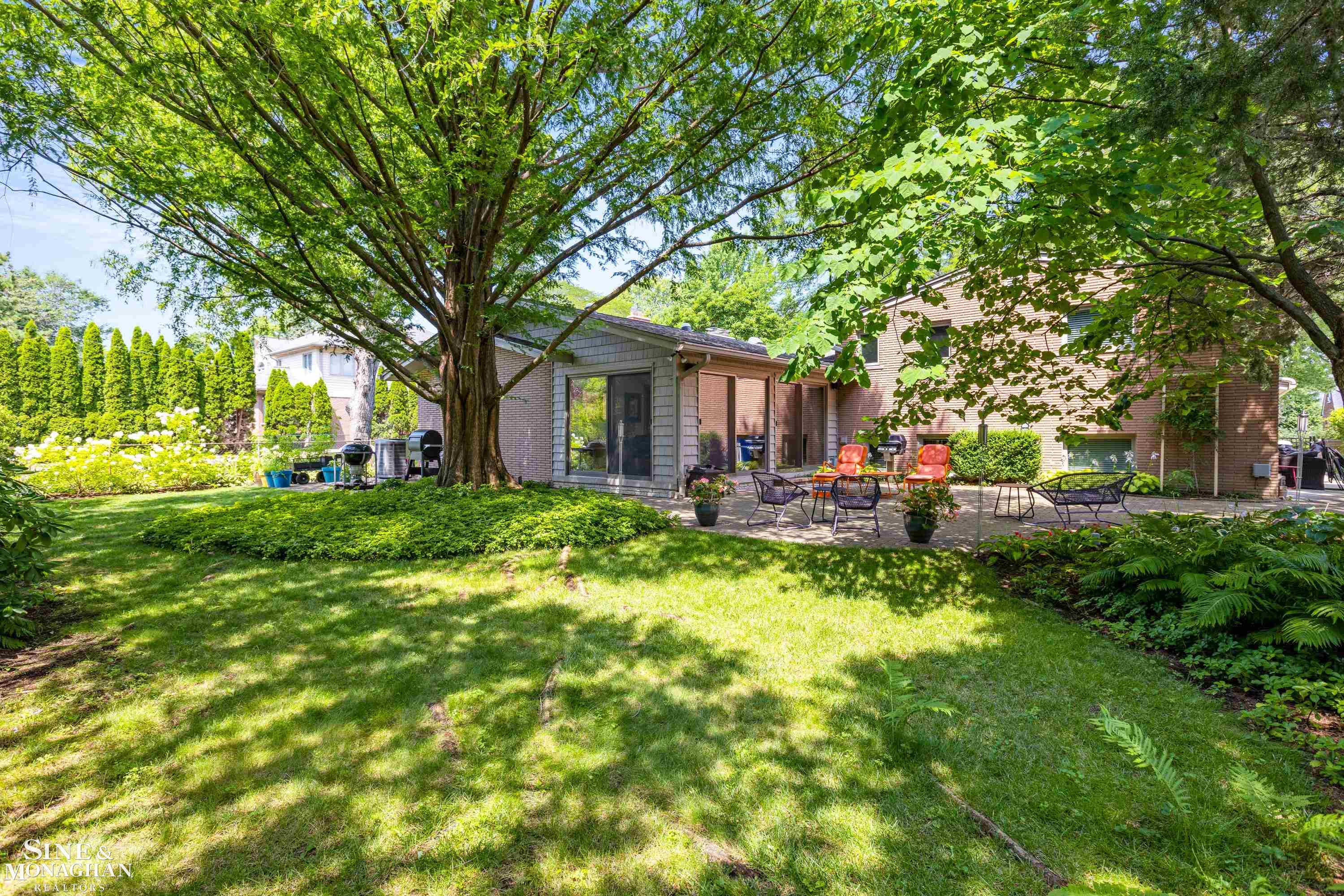73 Hampton Road Grosse Pointe, MI 48236 - Photo 41 of 48 50120168-40.JPG