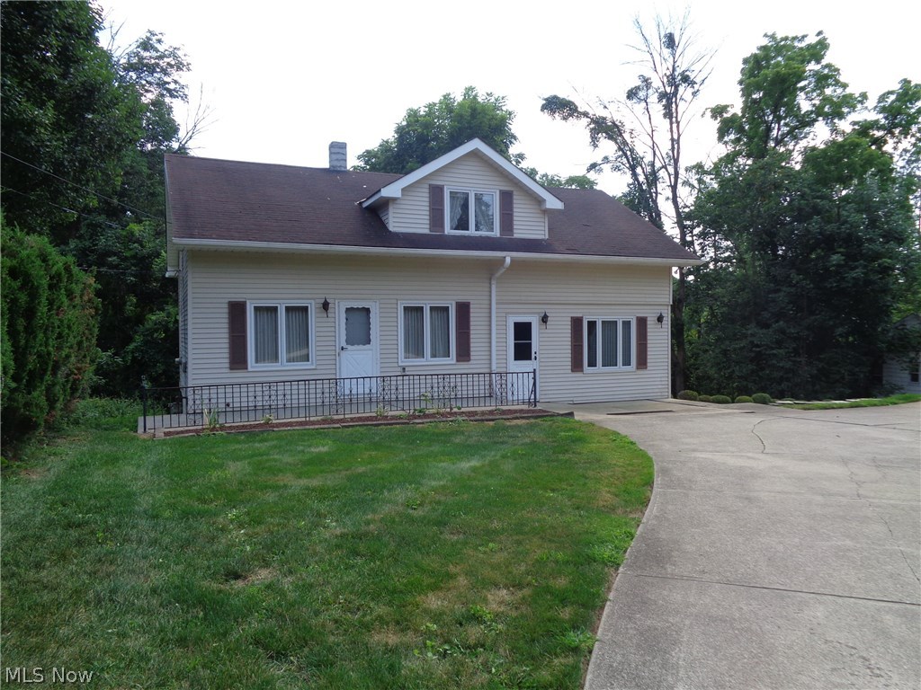 6573 Hathaway Road Cleveland, OH 44125 - Photo 1 of 31 Gallery Image 1