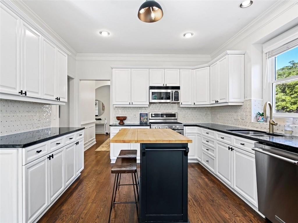 639 Sycamore Drive Decatur, GA 30030 - Photo 6 of 51
