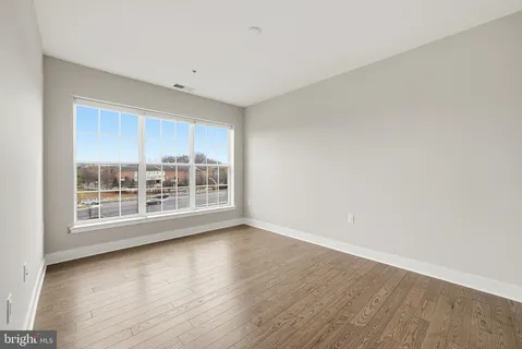 $619,000 | 502 Diamondback Drive, Unit 204, Gaithersburg, MD 20878