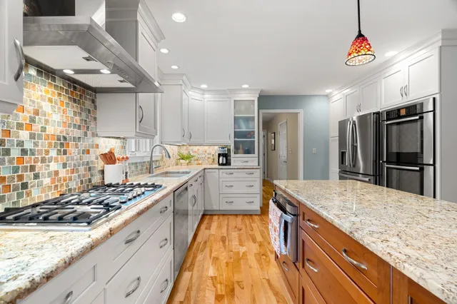 $899,000 | 77 Stowell Road, Bedford, NH 03110