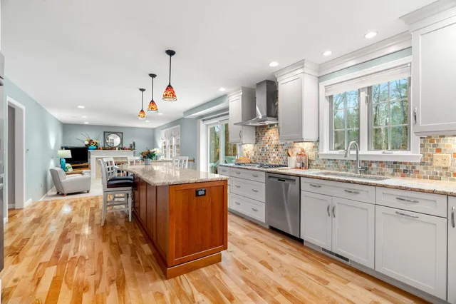 $899,000 | 77 Stowell Road, Bedford, NH 03110