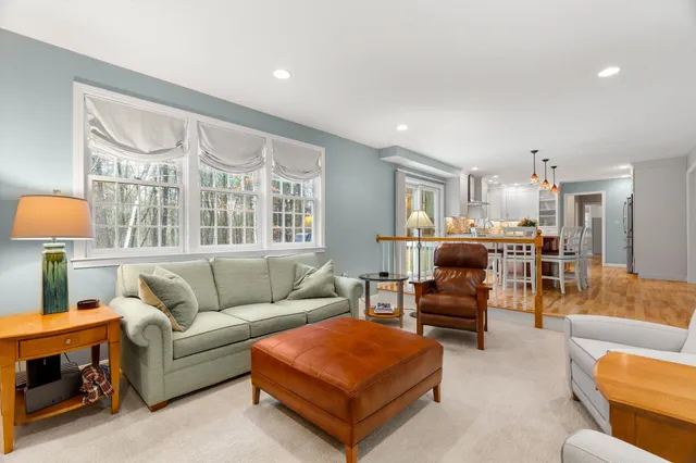 $899,000 | 77 Stowell Road, Bedford, NH 03110