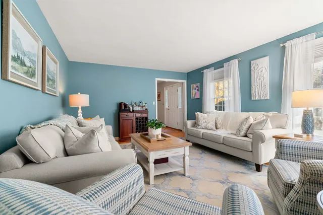 $899,000 | 77 Stowell Road, Bedford, NH 03110