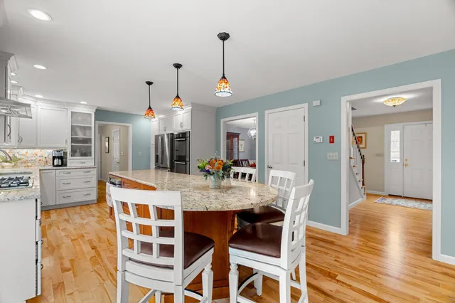 $899,000 | 77 Stowell Road, Bedford, NH 03110