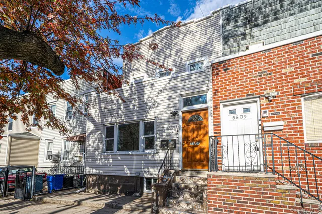 $898,000 | 58-07 Maspeth Avenue | Maspeth