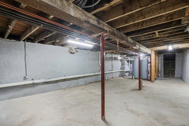 $898,000 | 58-07 Maspeth Avenue | Maspeth