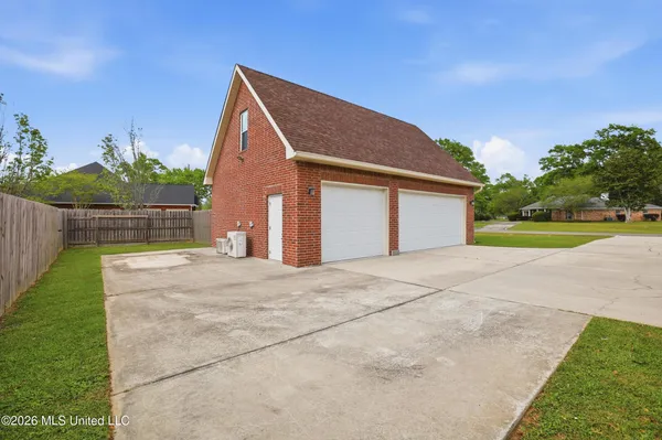 $525,000 | 8500 Julias Drive, Vancleave, MS 39565