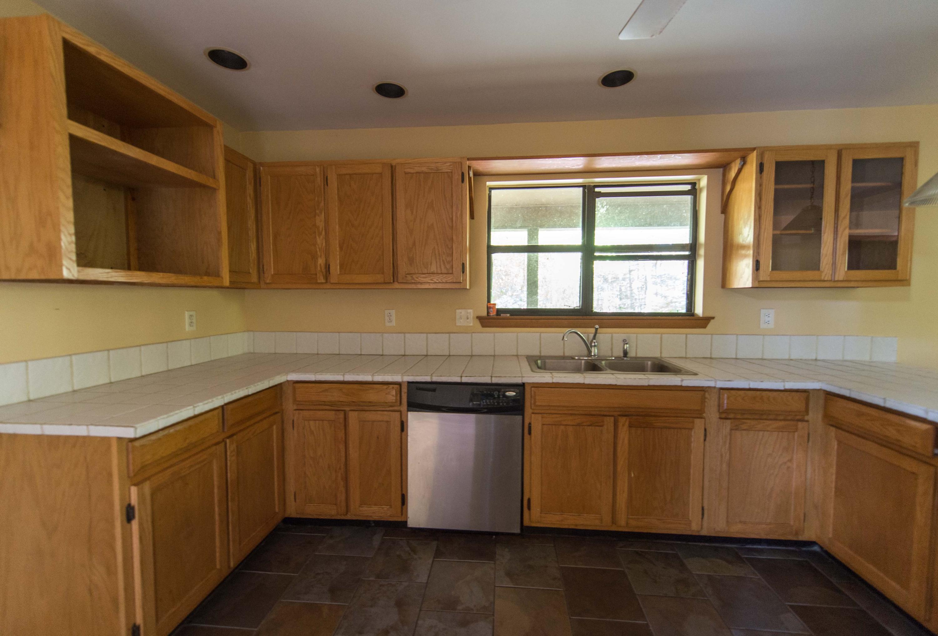 2244 Little Bend Road Signal Mountain, TN 37377 - Photo 12 of 40 Open eat-in kitchen