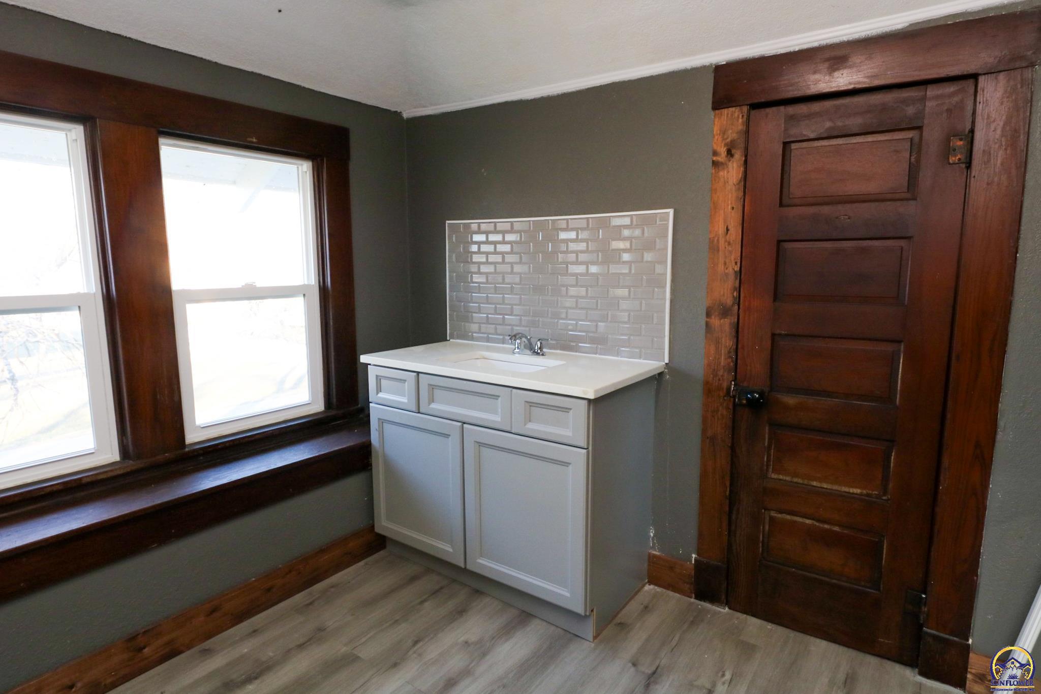 902 South 7th Street Burlington, KS 66839 - Photo 18 of 55