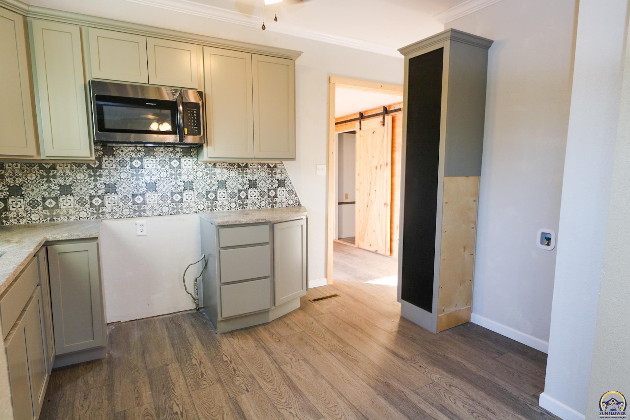 902 South 7th Street Burlington, KS 66839 - Photo 9 of 55