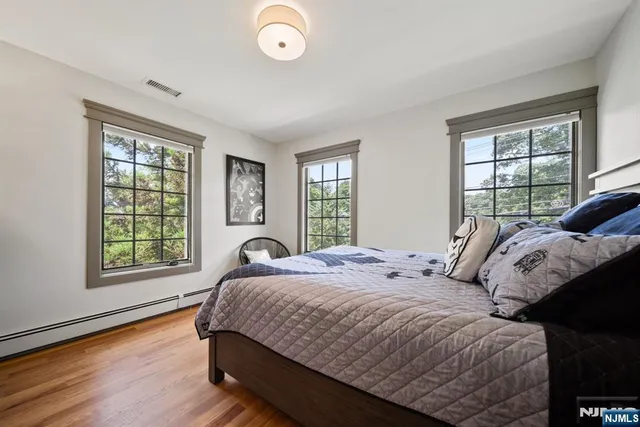 $925,000 | 30 Highwood Avenue, Midland Park, NJ 07432