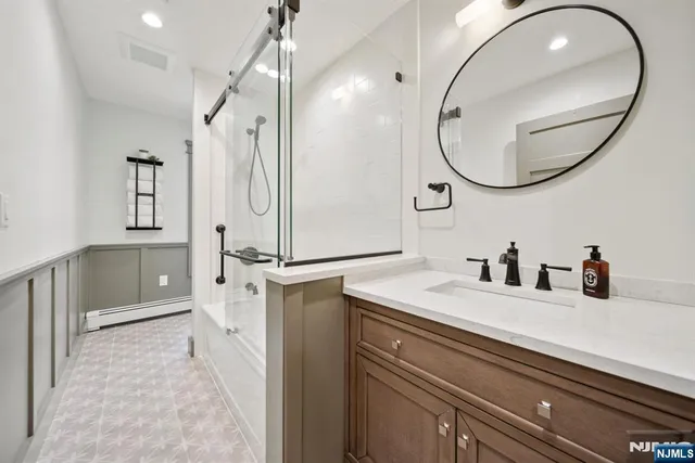 $925,000 | 30 Highwood Avenue, Midland Park, NJ 07432