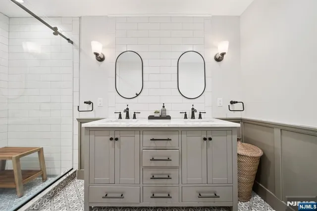 $925,000 | 30 Highwood Avenue, Midland Park, NJ 07432