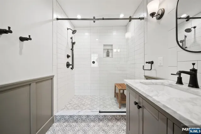 $925,000 | 30 Highwood Avenue, Midland Park, NJ 07432