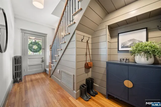 $925,000 | 30 Highwood Avenue, Midland Park, NJ 07432