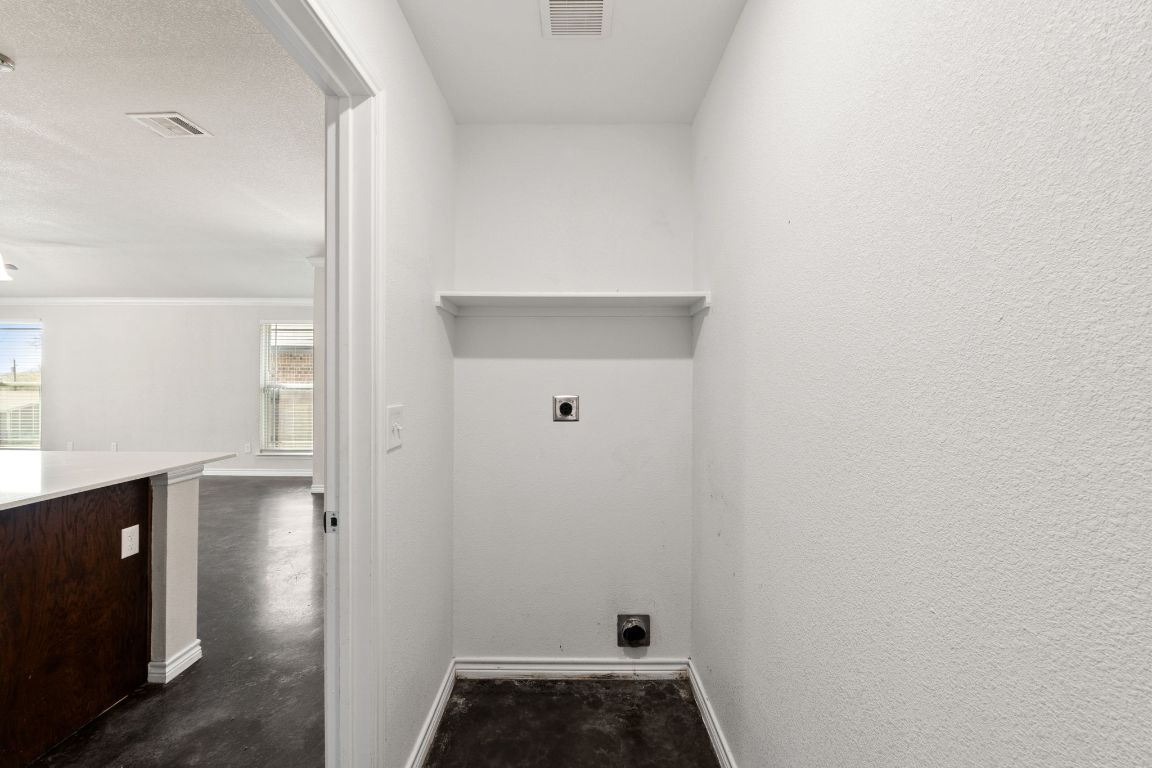 917 Ramblewood Street, Unit B Harker Heights, TX 76548 - Photo 14 of 39 a room with table and chair