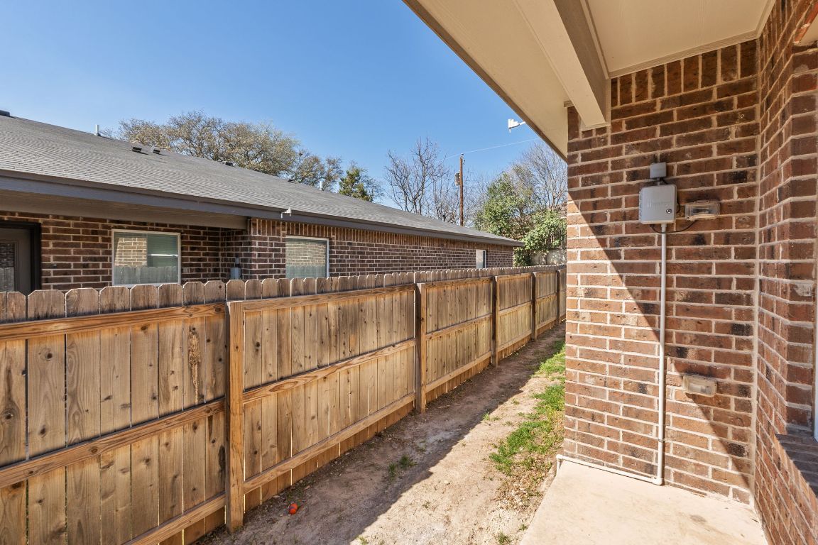 917 Ramblewood Street, Unit B Harker Heights, TX 76548 - Photo 31 of 39 a view of a house with wooden fence