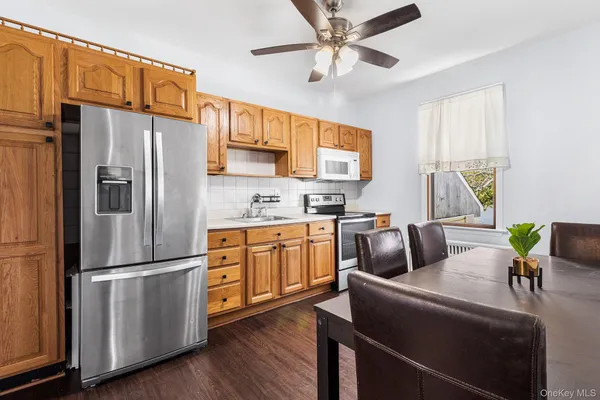 $689,000 | 1517 10th Street, West Babylon, NY 11704