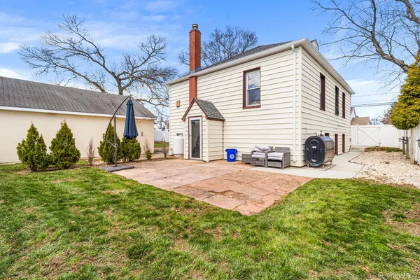 $689,000 | 1517 10th Street, West Babylon, NY 11704