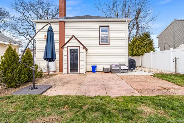 $689,000 | 1517 10th Street, West Babylon, NY 11704