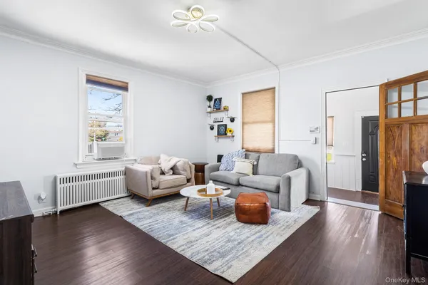$689,000 | 1517 10th Street, West Babylon, NY 11704