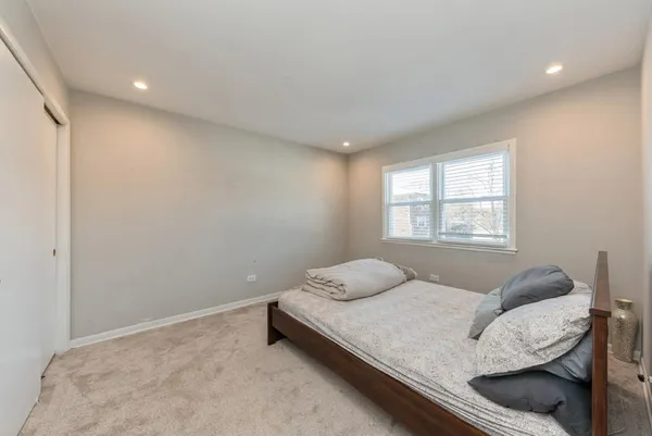 $2,100 | 856 East Capri Drive, Unit 2, Palatine, IL 60074