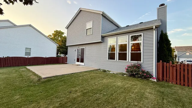 $340,000 | 2075 Longwood Court, Romeoville, IL 60446