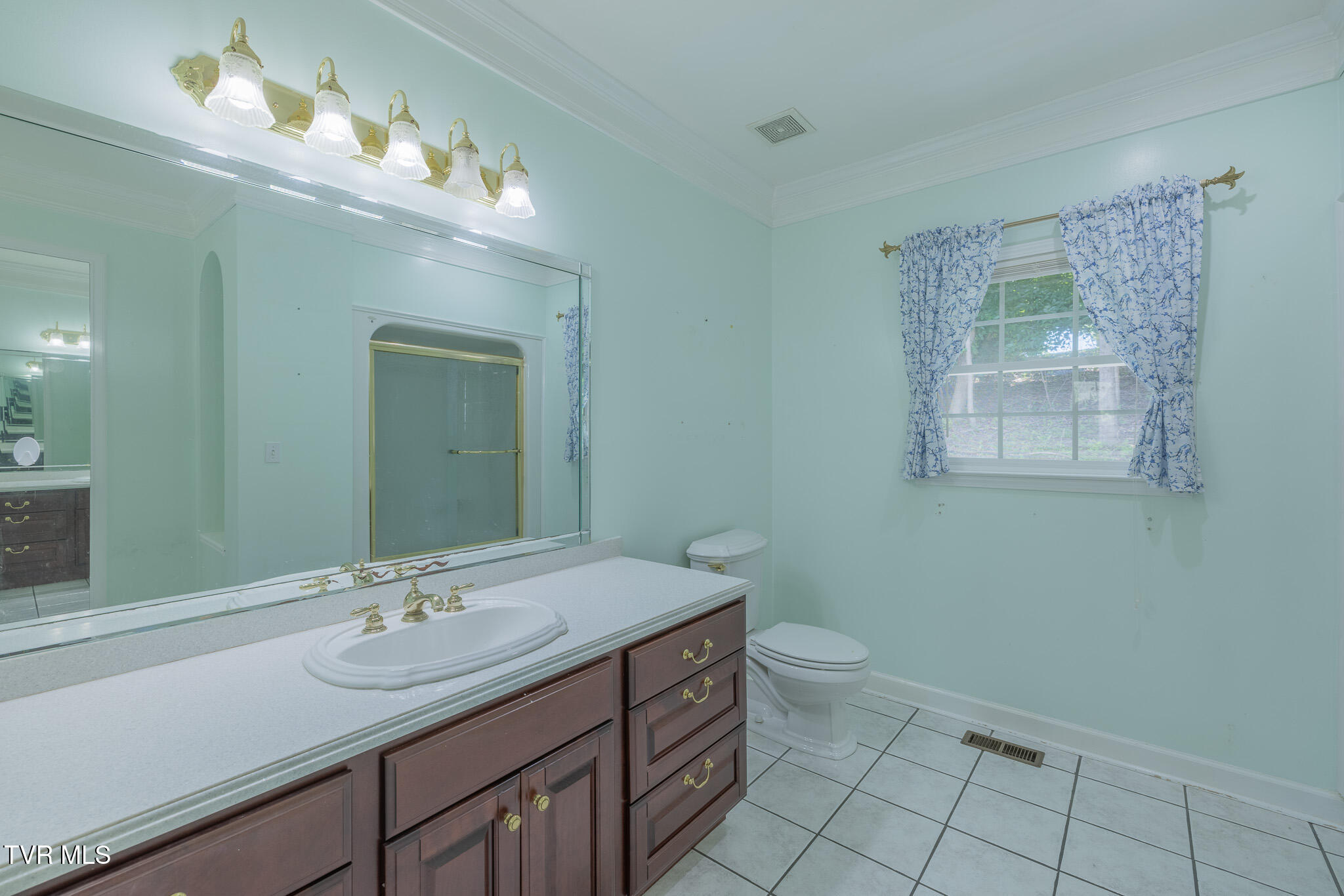 566 Beechwood Road Kingsport, TN 37663 - Photo 17 of 45 1R9A6129-HDR