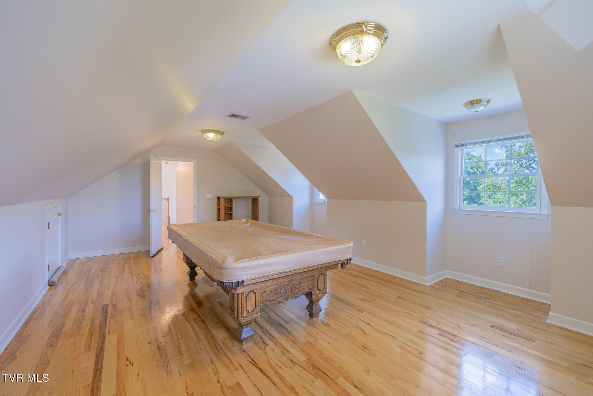 566 Beechwood Road Kingsport, TN 37663 - Photo 33 of 45 1R9A6183-HDR